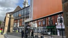 Sinemâu newydd am fod 'yn hwb i'r gymuned' wedi cyfnod heriol