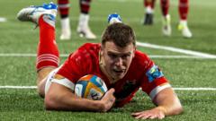 Farrell hat-trick sees Munster stun 14-man Ulster