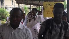 Doctors dey protest