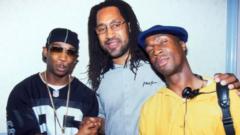 Nomes importantes do rap mundial: Ja Rule, DJ Kool Herc e Grandmaster Flash, fotografados por volta dos anos 2000