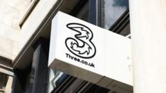 Why Are Three Network Phone Calls Down While Data Remains Active?