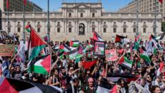 Manifestação da comunidade palestina no La Moneda