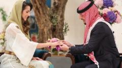जॉर्डनचे युवराज हुसेन बिन अब्दुल्लाह (द्वितीय) यांचा विवाह सौदी आर्किटेक्ट रजवा अल सैफ यांच्याशी 1 जून रोजी होणार आहे.