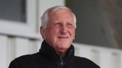 Moore to carry on at Pools despite cancer diagnosis