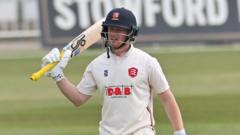 Cox and Walter lead Essex response against Notts