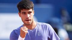 Alcaraz beats De Minaur to reach semis in Barcelona
