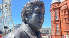 Statue of 'father of devolution' Rhodri Morgan unveiled