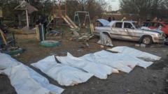 Найсмертельніший окремий удар цього року. Ракета поцілила в кафе під час панахиди. Частину жертв досі не можуть опізнати. Серед загиблих у селі Гроза Куп'янського району - шестирічна дитина.