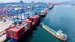 US and China extend tariff truce deadline to November