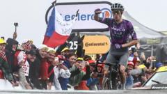 Ben O'Connor celebrates victory on stage 18
