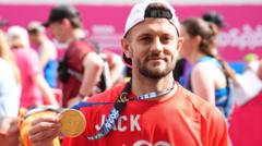 Weary Wilshere finishes London Marathon