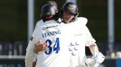 Sussex beat rain to race to win over Leicestershire
