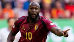 Napoli sign Chelsea's Lukaku for £30m