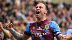 Striker Barnes rejoins Burnley after leaving Norwich