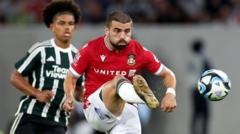 Wrexham boss Parkinson relishing Man Utd 'test'