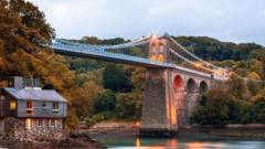 Options for third Menai crossing to be considered, says minister 