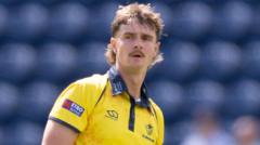 Seamer O'Riordan signs Glamorgan deal 