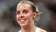 Keely Hodgkinson makes winning start to 800m world title bid in Tokyo