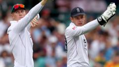 England's Crawley & Smith to play in county openers