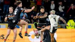 Bradford edged out by Hull in thriller on Super League return