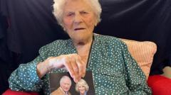 Ethel, 115, receives congratulations from King