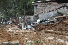 Área danificada por fortes chuvas em bairro de Juquehy, no litoral norte de São Paulo