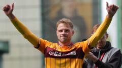 Swansea agree deal for Celtic defender Welsh