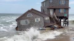 Moment North Carolina beach house collapses into ocean