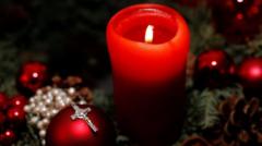 Negeseuon Nadolig: 'Gobaith mewn byd o anobaith'