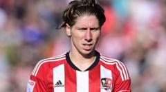 Plymouth sign former Exeter defender Hartridge