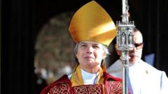 'Dylai'r Eglwys allu derbyn gwahaniaethau barn' - Archesgob Cymru