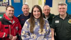 'Diolch am weddill fy oes i dimau am fy achub ar ôl disgyn 130 troedfedd'