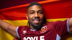 West Ham sign winger Traore from Fulham