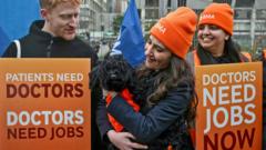 Starmer calls doctors' strike 'dangerous' as five-day walkout begins