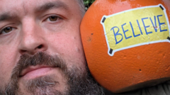 Kettlebell-carrying fundraiser battles heat