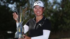 Hull lets late lead slip as Huang, 17, wins again