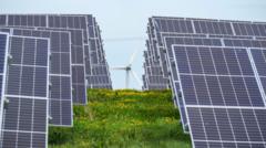 Rhybudd bod Cymru 'ar ei hôl hi' gyda phrosiectau ynni gwyrdd