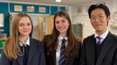 Pupil art sessions 'bring joy' to hospice