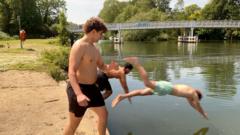 Hot, hot, hot! Bank holiday sunshine in the South