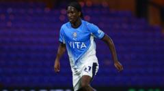 Walsall sign Stockport midfielder Okeke on loan