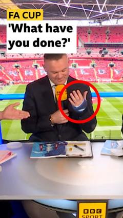 Wayne Rooney explains how Jordan Pickford injured his hand