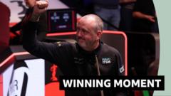 Williams into semis after beating Higgins in final-frame decider