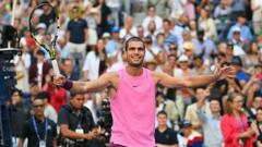 Alcaraz shows 'good rhythm' to reach last eight