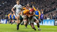 Australia beat England with last-gasp try