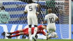 Ayew miss penalty