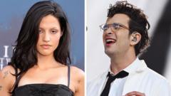 The 1975's Matty Healy marries model Gabbriette Bechtel in Los Angeles | Ξένα νέα στο PlusTV.gr