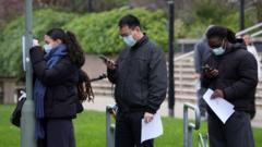 Students to be offered vaccine in meningitis outbreak