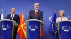 Avrupa Komisyonu Başkanı Ursula von der Leyen, Arnavutluk Başbakanı Edi Rama ve Kuzey Makedonya Başbakanı Dimitar Kovacevski
