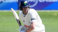 Kellaway shines as Glam pile pressure on Northants