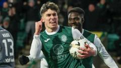 Hibs reject Verona bid for striker Bowie